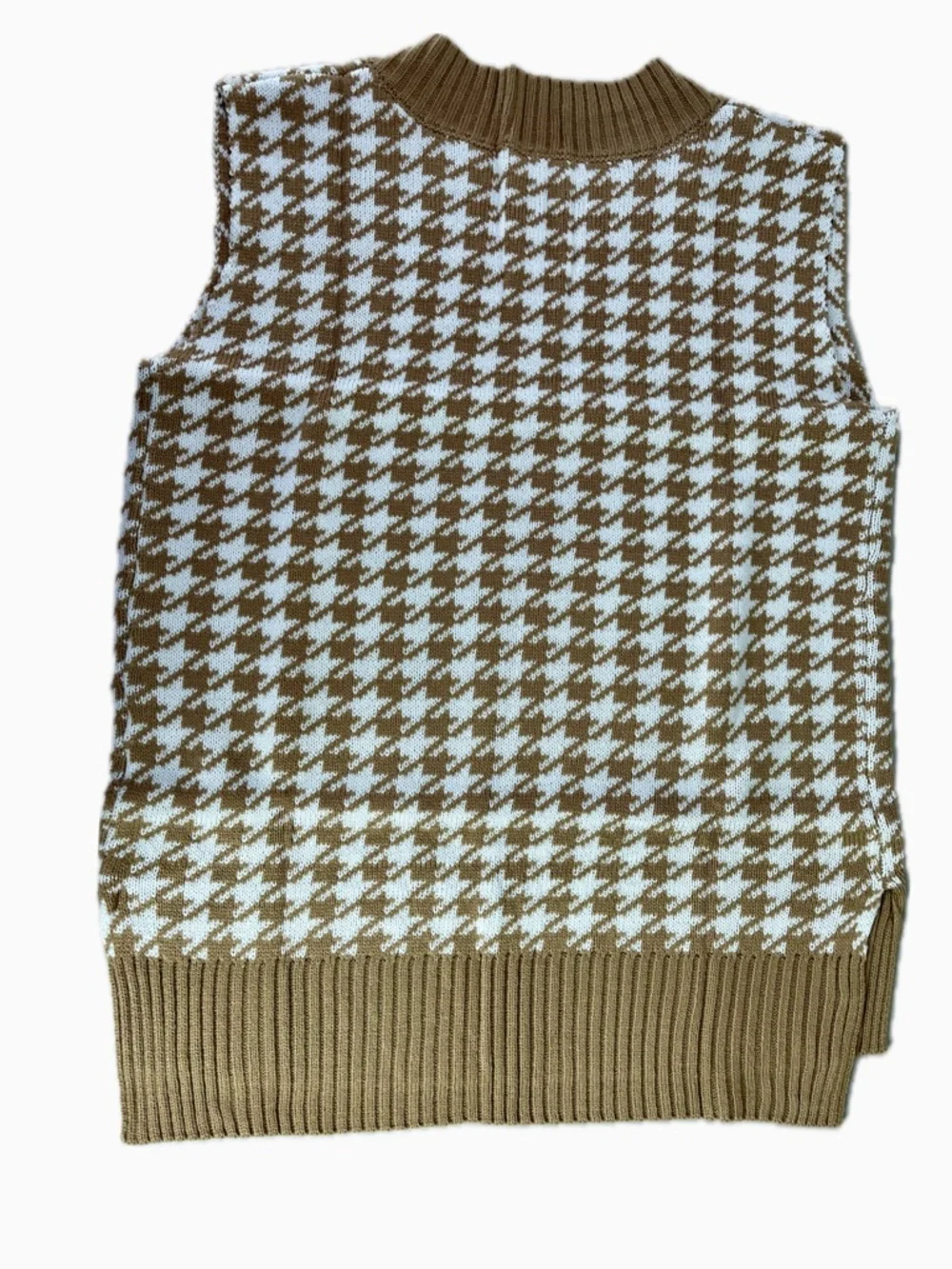 Women's Oversized Houndstooth V-Neck Sweater Vest - Camel/White - Picture 3 of 10